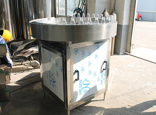 Semi-Automatic Bottle Unscrambler